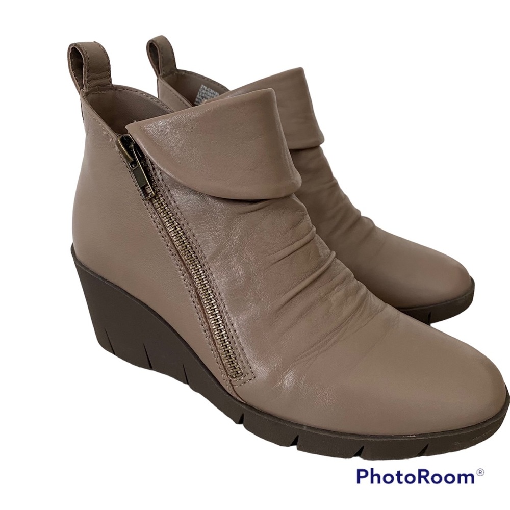 Cliffs Like-New In Box Wedge Boot - image 5